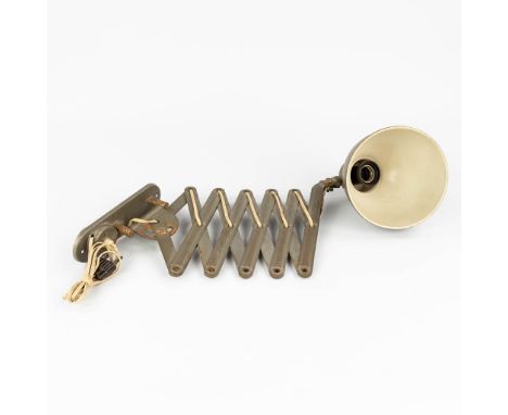 AÊBauhaus accordeon wall lamp, with wall mounting bracket, probably made in Germany. Circa 1930. (100 x 15cm)
