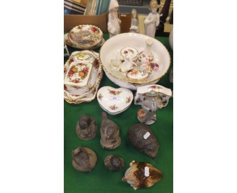 A collection of Royal Albert "Old Country Roses" pattern decorative china, to include trinket dishes, sandwich tray, fruit bo