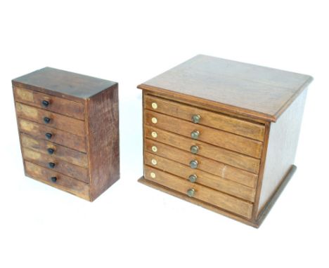 Small oak chest of six long drawers containing various tools, including small drill bits, arbours and Bouchons Pour Pendules 