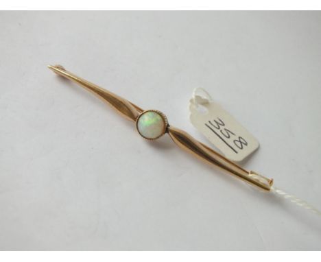 Opal bar brooch set in 14ct gold – 7.3gms    