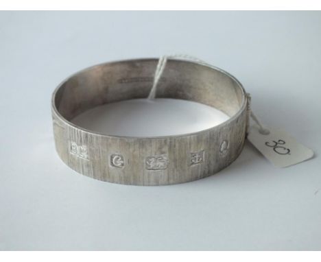 Heavy wide silver floral chased bangle 37g    