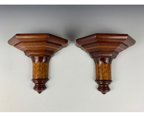 A pair of late 19th Century mahogany bracket wall shelves, with satinwood string and foliate marquetry inlay, 25 cm 
