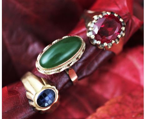 A sapphire set ring, a synthetic red stone set ring and a jade set ring (3)