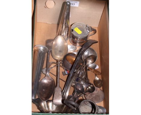 A King's pattern silver plated soup ladle, a plated mustard pot, a pair of plated salt and pepper pots and other items of pla