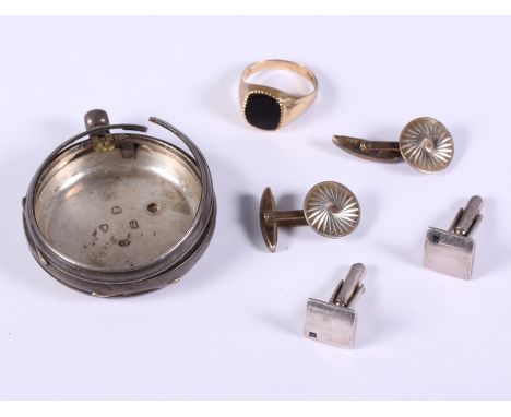 A gentleman's 9ct gold signet ring, two pairs of silver cufflinks and a silver openface pocket watch case with engine turned 