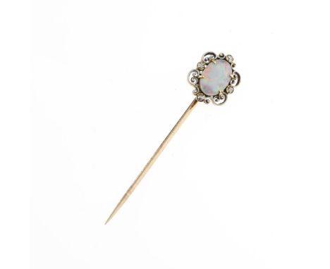 Tiffany & Co, New York/Paris, Reversnadel, um 1915Gelbgold 750, partiell weiß emailliert, Opal, 4 Diamantrosen. 2,18 Gramm. L