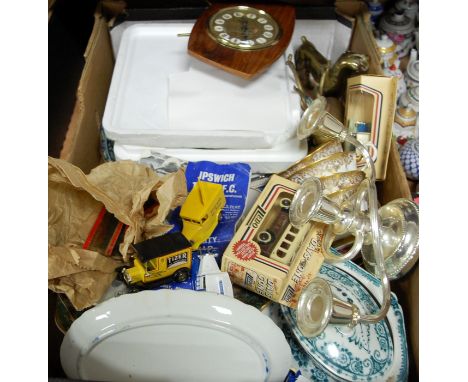 Mixed lot to include tea wares, Ipswich Town charity shield programme from 1962, sundry plates etc