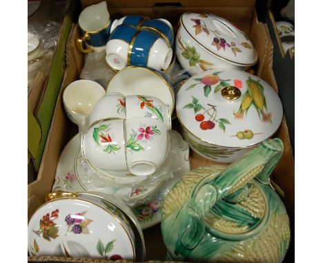 Mixed ceramics to include Royal Worcester Evesham pattern oven to table wares, majolica teapot, etc Condition Report / Extra 