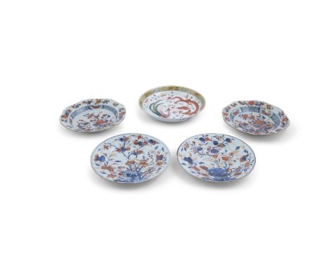 A COLLECTION OF PORCELAIN, comprising: a late 19th century Chinese porcelain circular plate decorated in polychrome enamels w