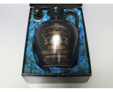 A PRESENTATION CASE OF QE II HIGHLAND MALT SCOTCH WHISKY BY MORRISON BOWMORE, 43% Vol, 75 cl
