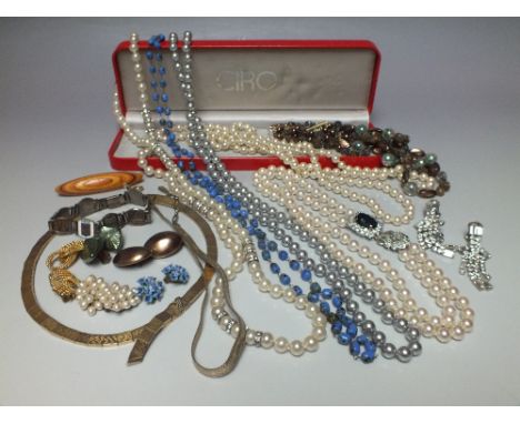 A COLLECTION OF VINTAGE AND MODERN COSTUME JEWELLERY, comprising earrings, brooches, necklaces, etc., to include a twin stran