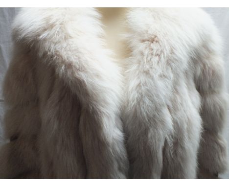 A LADIES VINTAGE FAWN FOX FUR COAT, pale cream fur inset with panels of tan suede, fully lined, front pockets, hook fasteners