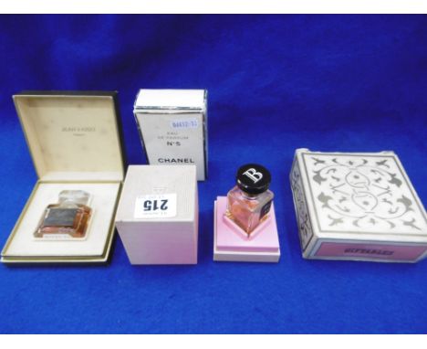 A COLLECTION OF VINTAGE PERFUME