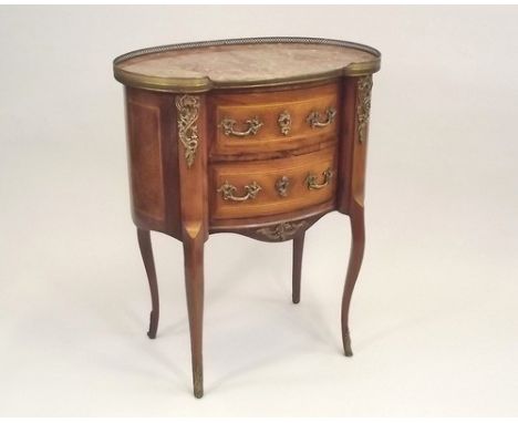 FRENCH COMMODE.
A French, late 19th century shaped commode, with twin drawers & a pink marble top.
Height 76cm.