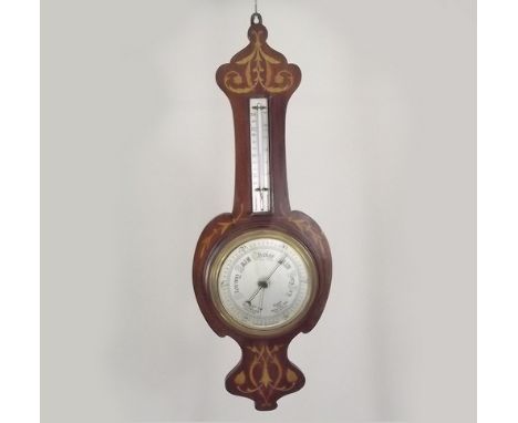 BAROMETER/THERMOMETER.
An early 20th century barometer/thermometer. (a.f.)