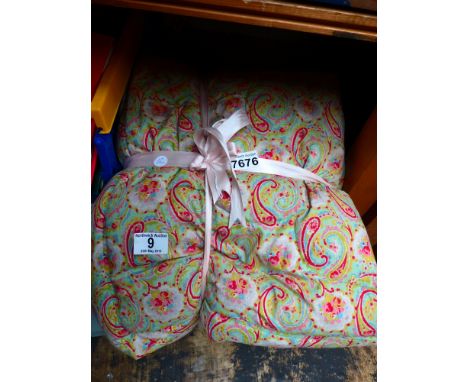 Vintage Paisley patterned eiderdown