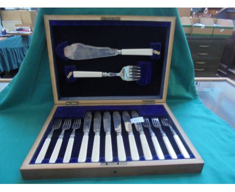 Wooded canteen of cutlery box for fish knives and forks containing early 20th century silver set of 6 knives, 6 forks and ser