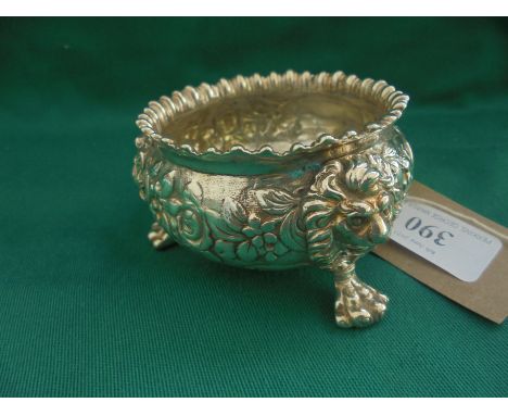 Highly decorated silver pot on claw feet, London 1819, 4.79oz
