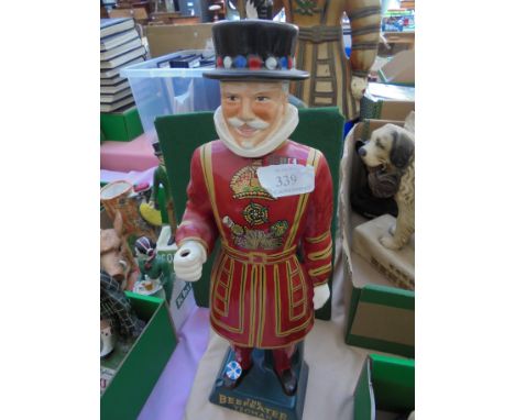 Large Yeoman figure in ceramic with the Beefeater Yeoman to base