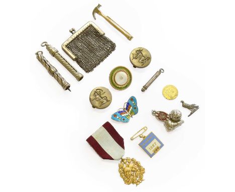 A Small Quantity of Miscellaneous Items, including a Sampson Mordan silver propelling pencil, two further propelling pencils,