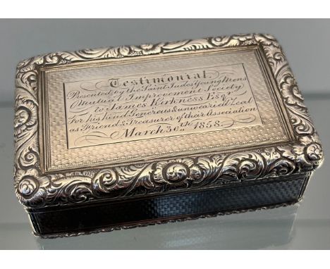 Victorian London silver ornate snuff box. [2.5x8.7x5.5cm] [167.59grams] 