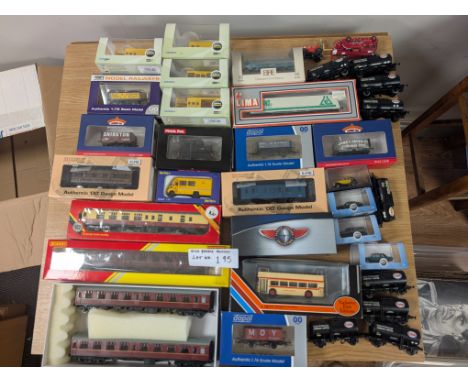 Trains: Large box of mixed boxed railway items and related; including carriages, wagons, Oxford Diecast, etc.; Bachmann, Horn