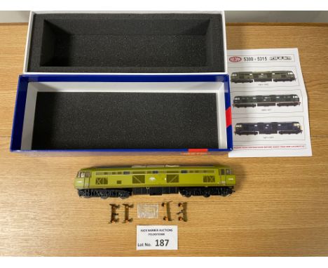 Trains: Heljan 'OO' engine 5307 'Falcon' green/brown; boxed in great condition.