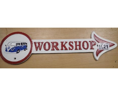 Cast iron VW workshop arrow sign, 40 x 12 cm H. P&amp;P Group 2 (£18+VAT for the first lot and £3+VAT for subsequent lots) 