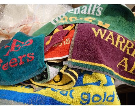 Twenty mixed vintage bar towels. Not available for in-house P&amp;P, contact Paul O'Hea at Mailboxes on 01925 659133 