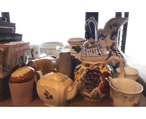 Quantity of mixed ceramics including large ceramic piggybank, L: 20 cm. Not available for in-house P&amp;P, contact Paul O'He