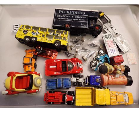 Collection of mixed vintage cars to include Corgi van. P&amp;P Group 1 (£14+VAT for the first lot and £1+VAT for subsequent l