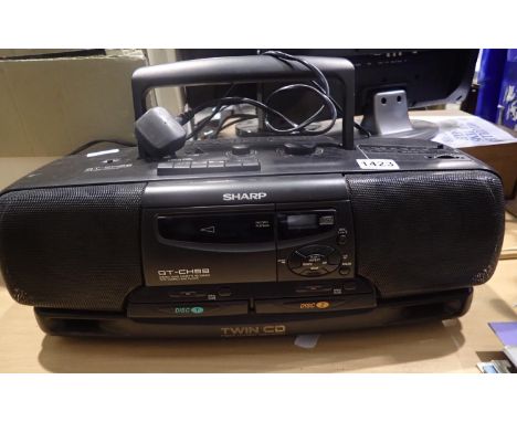 Sony QT CH88 dual CD radio tape player. Not available for in-house P&P, contact Paul O'Hea at Mailboxes on 01925 659133Condit