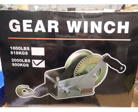 New boxed 2000lbs manual gear winch. P&amp;P Group 2 (£18+VAT for the first lot and £3+VAT for subsequent lots) 