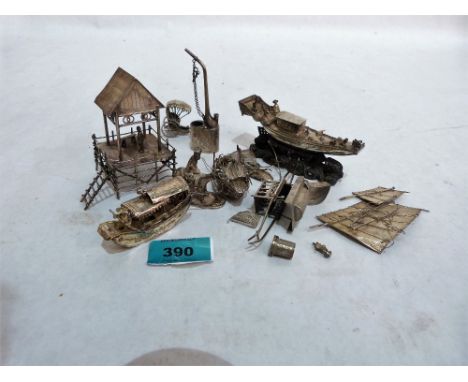 A collection of small Chinese silver objects