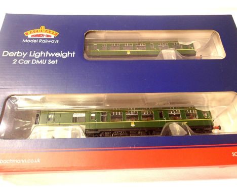 Bachmann 32-516 Derby lightweight, 2 car DMU Green with speed whiskers in excellent to very near mint condition, boxed. P&amp