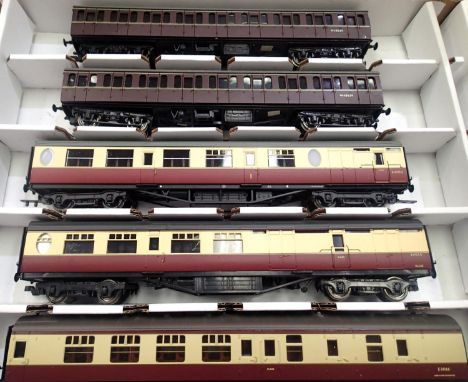 Five OO scale coaches, three Carmine/Cream and two BR Maroon Suburbans in very good condition, in Warley storage box. P&amp;P