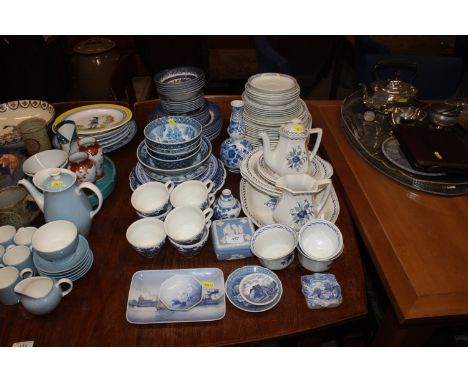 A collection of various blue and white china to include Old Willow pattern dinnerware, Wedgwood jasperware jar and cover, a D