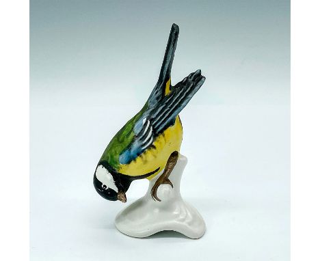 Depicts adorable colorful little bird looking downward from its perch. Goebel sticker and backstamp. Issued: 1972 -1979Dimens