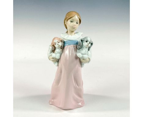 Glossy finish; Lladro backstamp. Artist: Francisco PolopeIssued: 1997Dimensions: 7.75"H x 3.5"WManufacturer: LladroCountry of