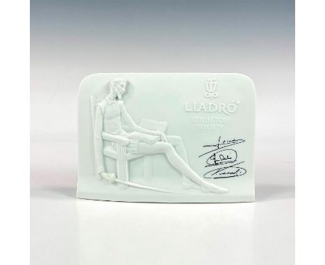 Matte finish; Lladro backstamp. Artist: Salvador FurioIssued: 1985 - 1985Dimensions: 4"HManufacturer: LladroCountry of Origin