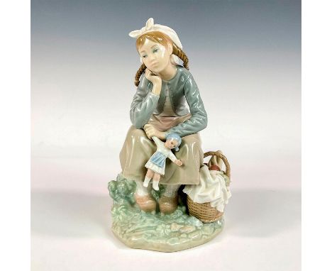 Glossy finish; Lladro backstamp. Artist: Antonio BallesterIssued: 1972 - 1994Dimensions: 8.75"HManufacturer: LladroCountry of