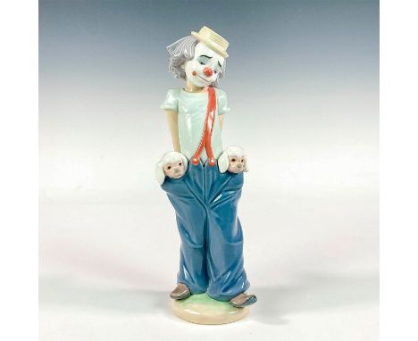 Glossy finish; Lladro backstamp. Artist: Juan HuertaIssued: 1985 - 1986Dimensions: 8.75"H x 3.25"WManufacturer: LladroCountry