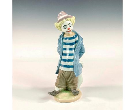 Glossy finish; Lladro backstamp. Artist: Juan HuertaIssued: 1986 - 1986Dimensions: 9"H x 4"WManufacturer: LladroCountry of Or