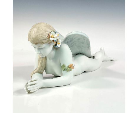 Glossy finish; Lladro backstamp. Artist: Ernest MassuetIssued: 2009Dimensions: 5"H x 16.5"WManufacturer: LladroCountry of Ori