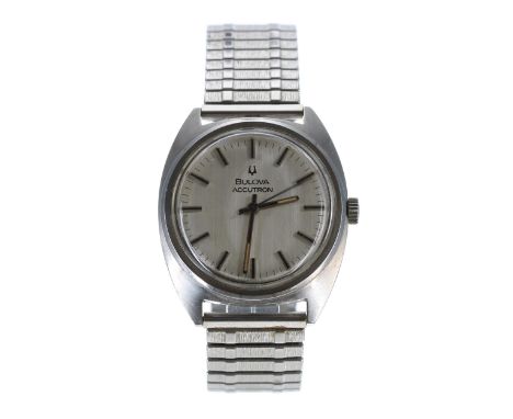 Bulova Accutron stainless steel gentleman's wristwatch, circa 1972/73, silvered dial with baton markers, minute markers and c