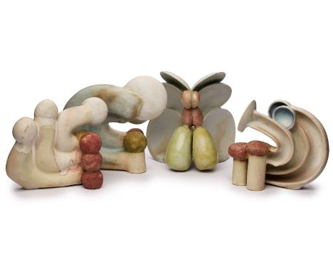 Konvolut von 4 kl. Arbeiten Beate Kuhn(1927 Düsseldorf - 2015 Düdelsheim) "vegetabil", um 2010. Heller Scherben, pastell glas