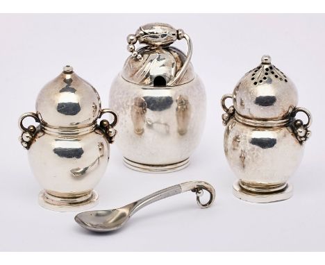 4-tlg. Gewürz-Set, Art Déco,Georg Jensen um 1945. Sterlingsilber. Ovale Marke "Georg Jensen" m. Punkt-Rahmen bzw. "GJ" in Rec