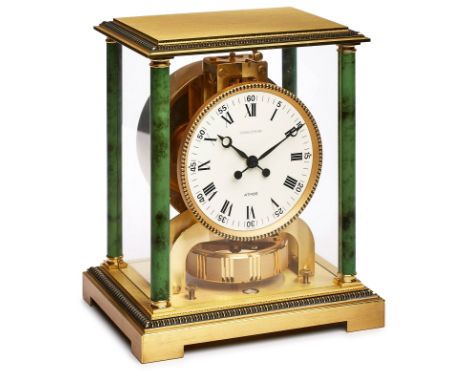 Atmos Jahreszeitenuhr, Jaeger-LeCoultre,Schweiz, Ende 20. Jh. Vergoldetes Messingwerk u. -Gehäuse, allseitig verglast, 4 Ecks