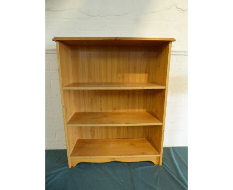 A Modern Pine Three Shelf Open Book Case, 73cm Wide