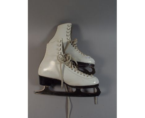 A Pair of Vintage Ladies Skating Boots by ICM, Size 9 2/3 